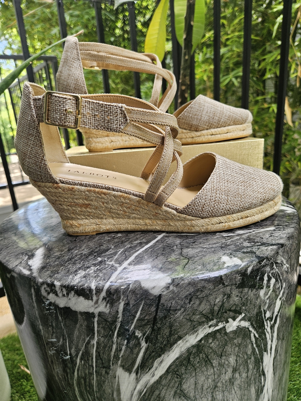 NWOB Talbots Neutral Beige Canvas Linen Wedge Espadrille Sandals Size 9M Summer
